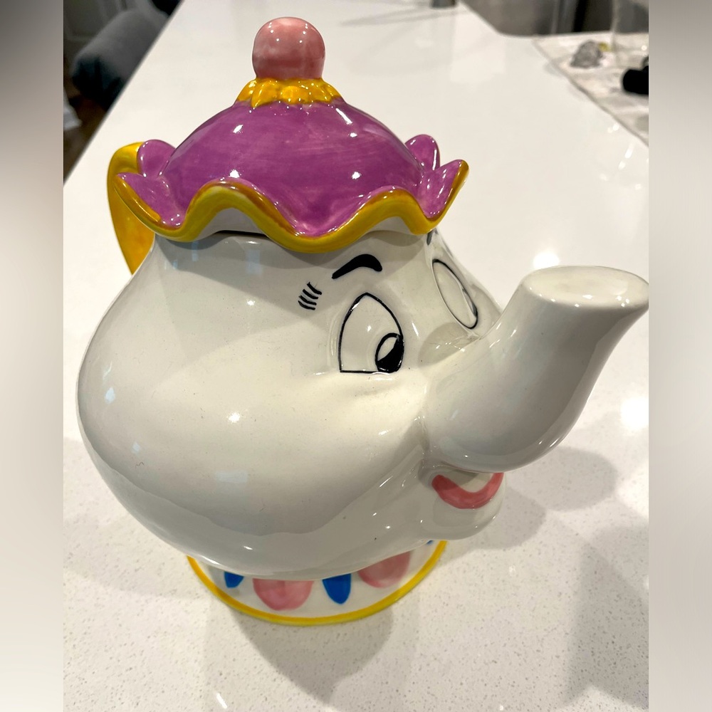 Mrs. Potts Disney cookie jar.